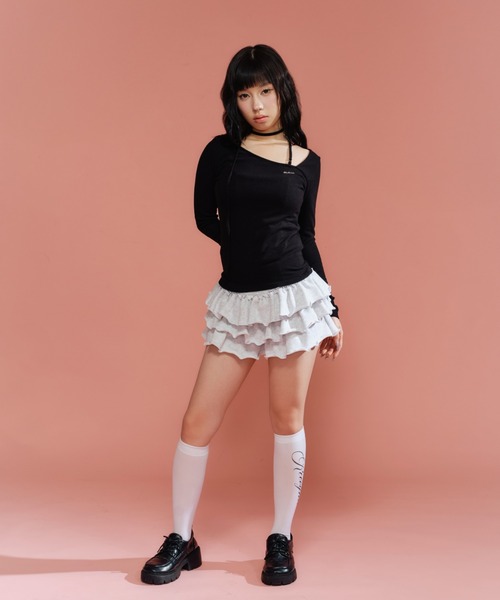 FCMM(エフシーエムエム)の「【日本限定】UNBLANCED L/S TEE/アンバランスロングスリーブTシャツ(Tシャツ/カットソー・レディース・ブラック/カーキ/グレー・MEDIUM/SMALL)」の16枚目の写真
