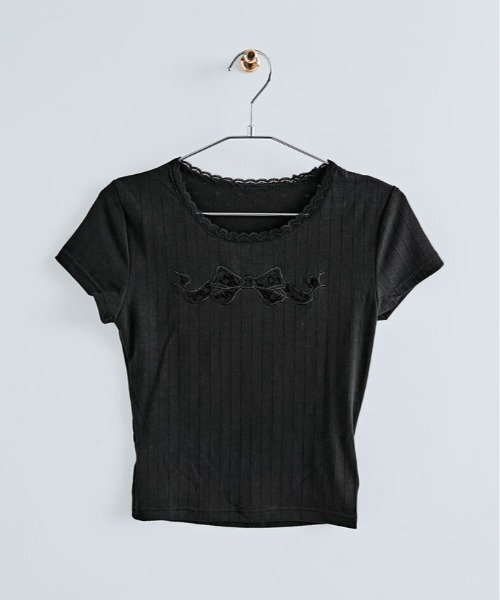 kirakiraShop(キラキラショップ)の「フロント レース リボン デザイン トップス(Tシャツ/カットソー・レディース・ホワイト/ブラック・FREE)」の3枚目の写真