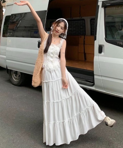 Achic(アシック)の「フリルレースリブ編みタンクトップ(タンクトップ・レディース・ブラック/ホワイト・M)」の9枚目の写真