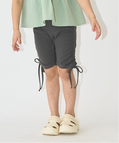 Lycee mine(リセマイン)の「5分丈シャーリングレギンス【子供服】【キッズ】【女の子】(レギンス/スパッツ・キッズ・ブラック/チャコール/ラベンダー/アイボリー/ベビーピンク/サックスブルー・130cm/140cm/150cm/120cm/110cm/100cm)」の4枚目の写真