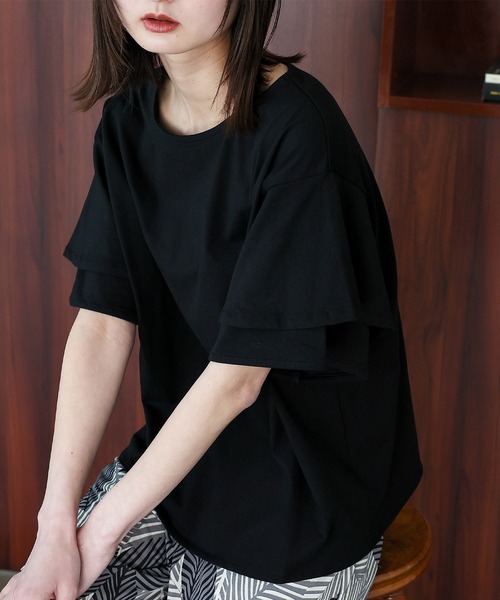 VitaFelice（ヴィータフェリーチェ）の「袖フリルトップス Tシャツ カットソー フリルTシャツ（Tシャツ/カットソー・レディース・ベージュ系その他/コーラルピンク/アイボリー/ブラック・FREE）」の2枚目の写真