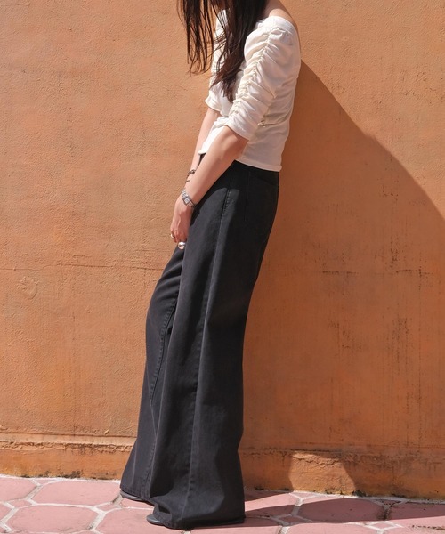 AKTE（アクテ）の「バックオープンギャザートップス（Tシャツ/カットソー・レディース・ブラック/アイボリー・FREE）」の8枚目の写真