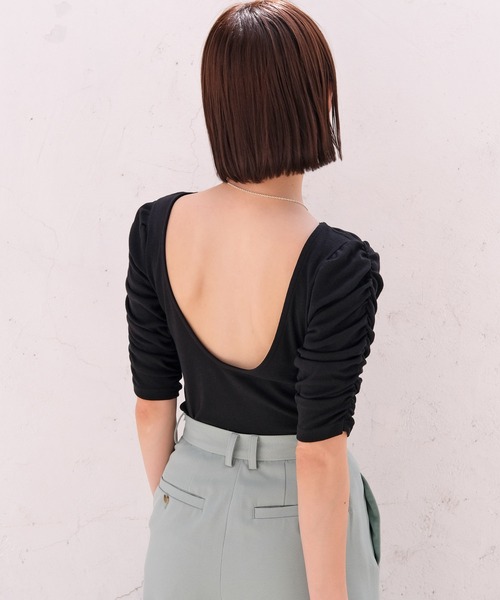 AKTE（アクテ）の「バックオープンギャザートップス（Tシャツ/カットソー・レディース・ブラック/アイボリー・FREE）」の17枚目の写真