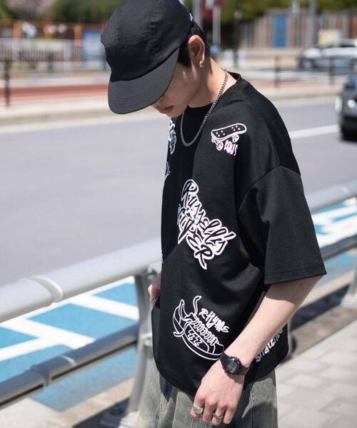 WEGO（ウィゴー）の「WEGO/アクセ付きラフガキグラフィックT（Tシャツ/カットソー・メンズ・ブラック/ホワイト・MEDIUM/LARGE）」の11枚目の写真