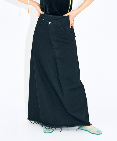 KURO(クロ)の「KURO 別注 デニムスカート(デニムスカート・レディース・ブラック/ホワイト・SMALL/MEDIUM)」の2枚目の写真