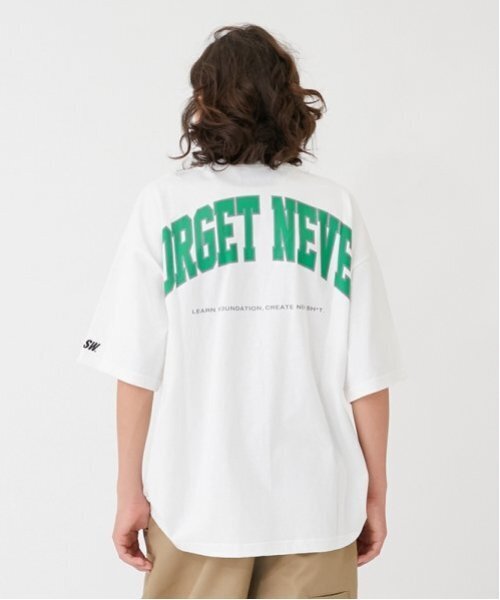 GLAZOS(グラソス)の「【大人向けサイズあり】【FORGETNEVER】バックアーチカレッジロゴ半袖Tシャツ_GLSW(Tシャツ/カットソー・キッズ・ブラック/ブルー/ホワイト・M/L/LL/S)」の2枚目の写真