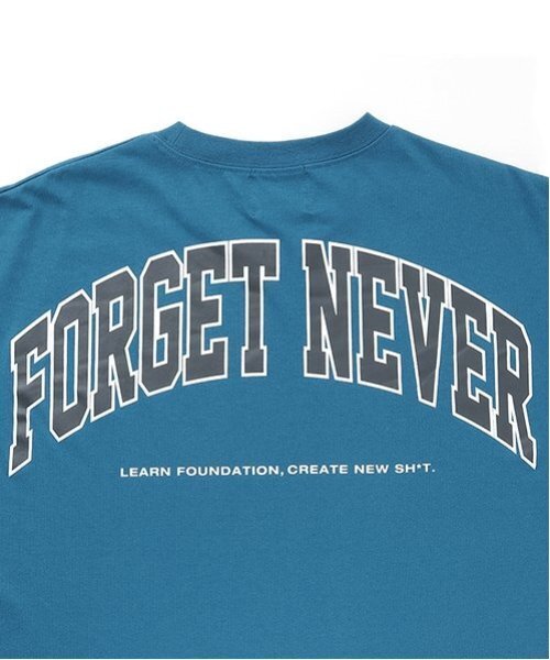 GLAZOS(グラソス)の「【大人向けサイズあり】【FORGETNEVER】バックアーチカレッジロゴ半袖Tシャツ_GLSW(Tシャツ/カットソー・キッズ・ブラック/ブルー/ホワイト・M/L/LL/S)」の4枚目の写真