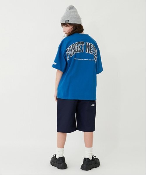 GLAZOS(グラソス)の「【大人向けサイズあり】【FORGETNEVER】バックアーチカレッジロゴ半袖Tシャツ_GLSW(Tシャツ/カットソー・キッズ・ブラック/ブルー/ホワイト・M/L/LL/S)」の13枚目の写真