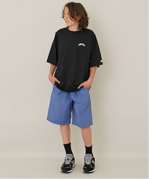 GLAZOS(グラソス)の「【大人向けサイズあり】【FORGETNEVER】バックアーチカレッジロゴ半袖Tシャツ_GLSW(Tシャツ/カットソー・キッズ・ブラック/ブルー/ホワイト・M/L/LL/S)」の16枚目の写真