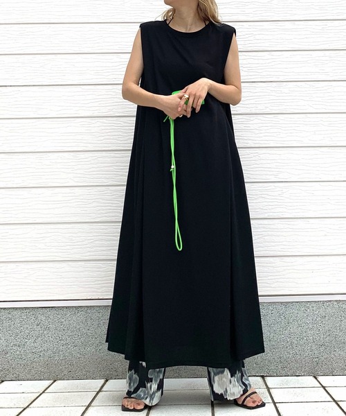 新品qshopキュー 接触冷感ノースリーブ マキシワンピース フレアワンピース Q(キュー)の「接触冷感ノースリマキシワンピース(ワンピース