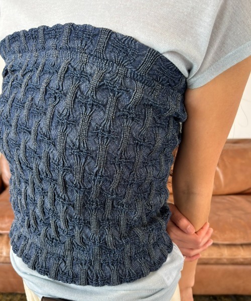 FUULLY STUDIO（フーリィーステューディオ）の「デニムシャーリングビスチェ（チューブトップ・レディース・ネイビー・FREE）」の5枚目の写真