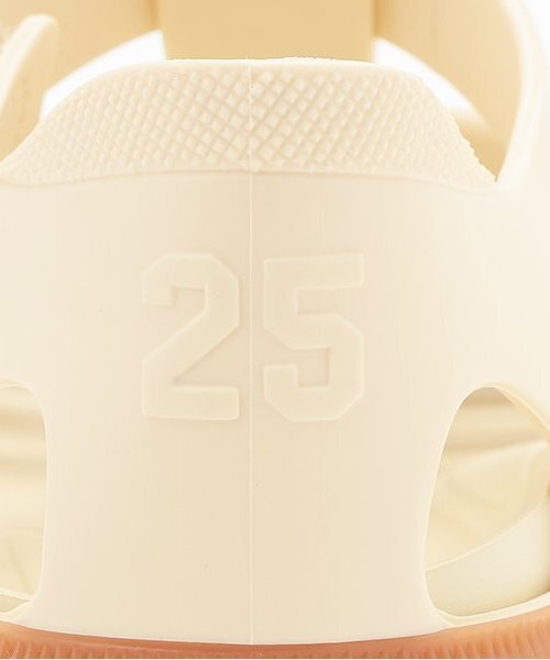 petit main(プティマイン)の「igor NICO CARAMELO(サンダル・キッズ・アイボリー/ベージュ・16cm/15cm/17cm)」の7枚目の写真