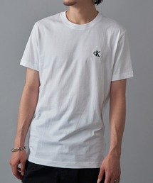 Calvin Klein(�J���o���E�N���C��)�́yCalvin Klein�zCK ESSENTIAL SLIMTEE J30J314544BAE(T�V���c/�J�b�g�\�[)