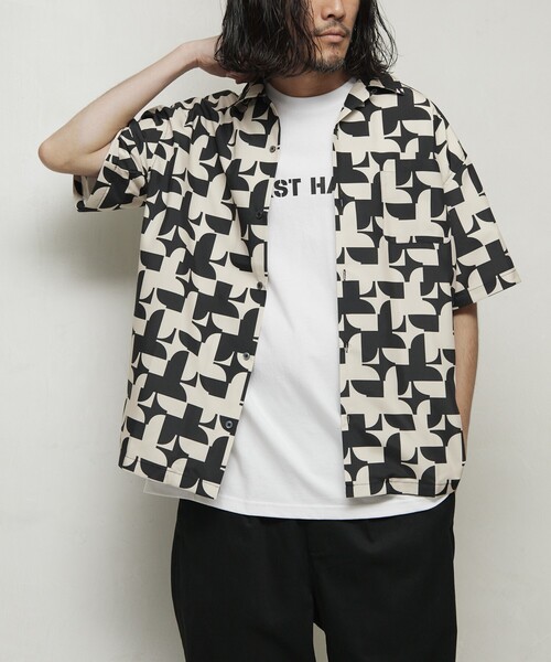 Firsthand(ファーストハンド)の「Firsthand/ファーストハンド パターン オープンカラーショートスリーブシャツ / 総柄デザイン開襟シャツ / リラックスシルエット(シャツ/ブラウス・メンズ・ベージュ/ホワイト/ブラック/オフホワイト・M/L)」の3枚目の写真