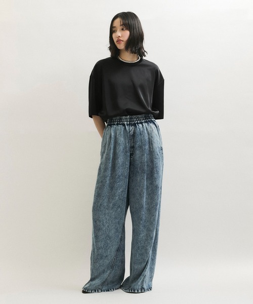 ADAM ET ROPE'（アダムエロペ）の「【サステナブル】サテンTブラウス（シャツ/ブラウス・レディース・ブラック/ホワイト・FREE）」の6枚目の写真