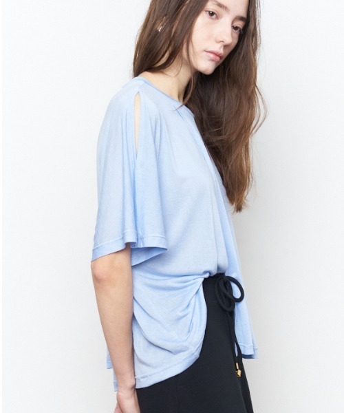 Muel Chic(ミュエルシック)の「fluffy CS フラフィーカットソー(Tシャツ/カットソー・レディース・ライトピンク/ブラック/ホワイト/ライトブルー・FREE)」の4枚目の写真