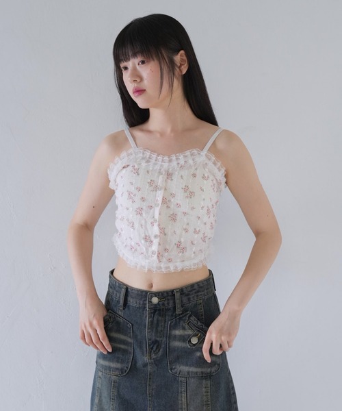 Uenui(ウニュイ)の「花柄 ビジュー ボタン キャミソール(キャミソール・レディース・レッド/パープル/ブルー・FREE)」の22枚目の写真