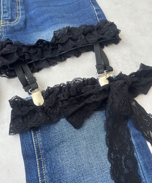 Diable baiser(ディアブルベーゼ)の「セクシーガーター風ギャルストレッチフレアデニムパンツ(デニムパンツ・レディース・ブルー/ブラック/ライトブルー・SMALL/MEDIUM/LARGE/LL)」の20枚目の写真