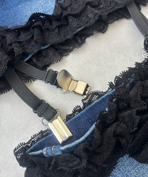 Diable baiser(ディアブルベーゼ)の「セクシーガーター風ギャルストレッチフレアデニムパンツ(デニムパンツ・レディース・ブルー/ブラック/ライトブルー・SMALL/MEDIUM/LARGE/LL)」の21枚目の写真