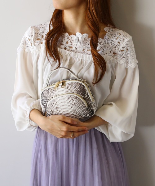 sankyo shokai(サンキョウショウカイ)の「パイソンレザー ポシェット ミニ バッグ(ハンドバッグ・レディース・ナチュラル/アイボリー/ベビーピンク/ライトピンク/エメラルド/ブラック/ラベンダー/イエロー/ホワイト/アクア・FREE)」の18枚目の写真