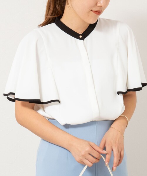 即購入可能です☆ フレア袖トップス　フィンスリーブ　ブラウス　オフホワイト 即購入可能です☆ フレア袖トップス フィンスリーブ ブラウス オフ