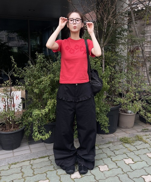 UNE MANSION(ユヌマンション)の「コットン100%フロントフリルポイントローライズワイドシルエットパンツ(その他パンツ・レディース・ブラック/チャコール/ベージュ・SMALL/MEDIUM/LARGE)」の11枚目の写真