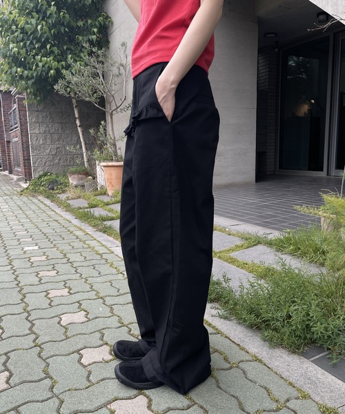 UNE MANSION(ユヌマンション)の「コットン100%フロントフリルポイントローライズワイドシルエットパンツ(その他パンツ・レディース・ブラック/チャコール/ベージュ・SMALL/MEDIUM/LARGE)」の19枚目の写真