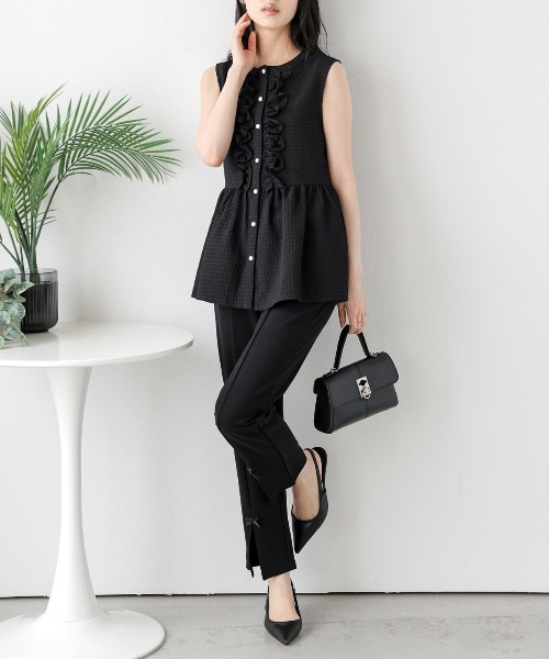 AMELY(エミリー)の「ペプラムノースリーブブラウス(シャツ/ブラウス・レディース・ホワイト/ブラック・フリー)」の18枚目の写真