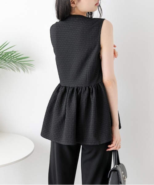 AMELY(エミリー)の「ペプラムノースリーブブラウス(シャツ/ブラウス・レディース・ホワイト/ブラック・フリー)」の13枚目の写真