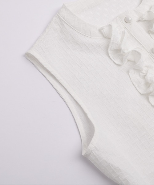 AMELY(エミリー)の「ペプラムノースリーブブラウス(シャツ/ブラウス・レディース・ホワイト/ブラック・フリー)」の4枚目の写真