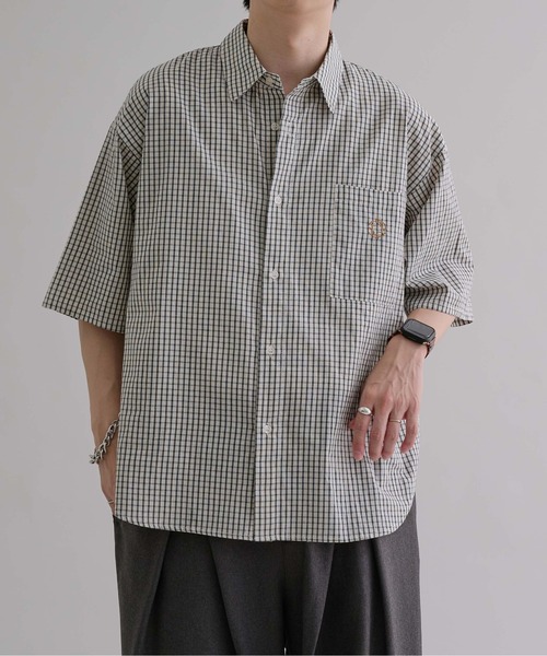 epnok(エプノック)の「ベーシックルーズ半袖シャツ(シャツ/ブラウス・メンズ・ピンク/ブラック系/ダークグレー/グレイッシュベージュ/ホワイト系/ブラック系2/ブルー系/ホワイト系2/ブルー/ネイビー系・SMALL/MEDIUM/LARGE)」の2枚目の写真