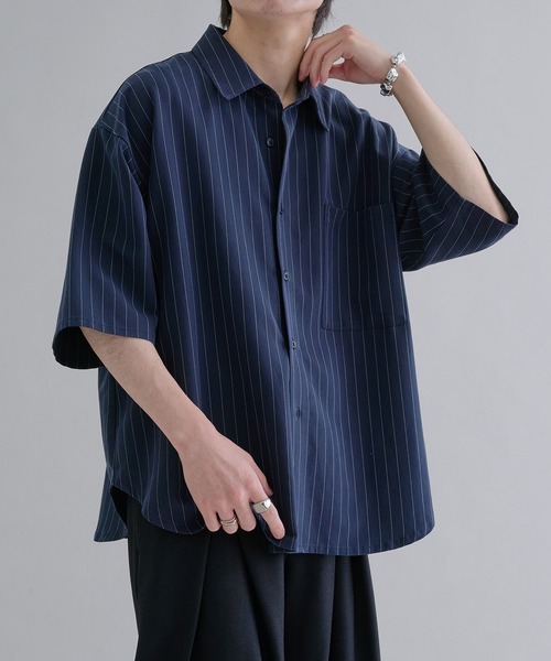 epnok(エプノック)の「ベーシックルーズ半袖シャツ(シャツ/ブラウス・メンズ・ピンク/ブラック系/ダークグレー/グレイッシュベージュ/ホワイト系/ブラック系2/ブルー系/ホワイト系2/ブルー/ネイビー系・SMALL/MEDIUM/LARGE)」の9枚目の写真