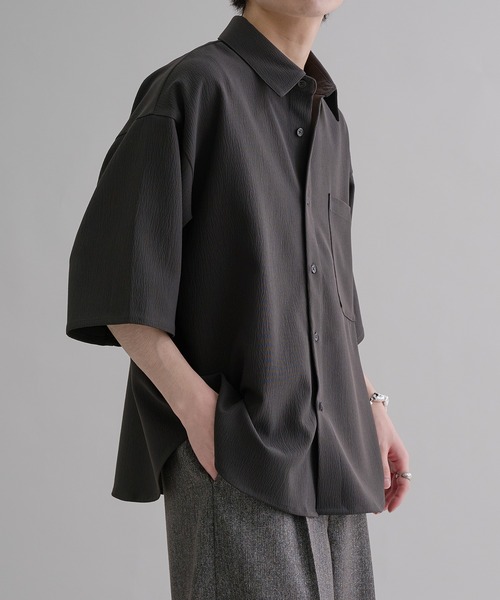 epnok(エプノック)の「ベーシックルーズ半袖シャツ(シャツ/ブラウス・メンズ・ピンク/ブラック系/ダークグレー/グレイッシュベージュ/ホワイト系/ブラック系2/ブルー系/ホワイト系2/ブルー/ネイビー系・SMALL/MEDIUM/LARGE)」の20枚目の写真
