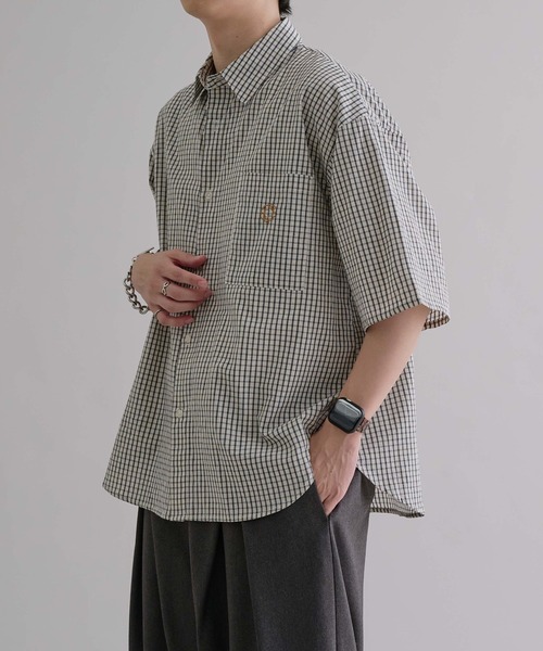 epnok(エプノック)の「ベーシックルーズ半袖シャツ(シャツ/ブラウス・メンズ・ピンク/ブラック系/ダークグレー/グレイッシュベージュ/ホワイト系/ブラック系2/ブルー系/ホワイト系2/ブルー/ネイビー系・SMALL/MEDIUM/LARGE)」の17枚目の写真