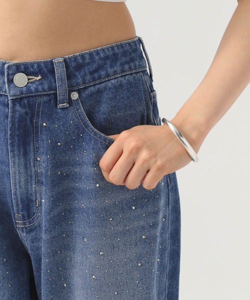 BAYFLOW（ベイフロー）の「[後ろゴム仕様でノンストレス]ビジューデニムパンツ（デニムパンツ・レディース・ブラック/インディゴブルー・SMALL/MEDIUM）」の4枚目の写真