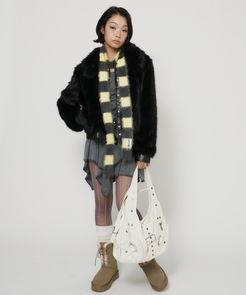 DTYYPE（ドタイプ）の「ボディピアス付きボーダースリムマフラー（マフラー・レディース・イエロー/レッド/ブラック・FREE）」の12枚目の写真