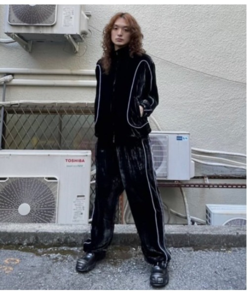 DIESEL（ディーゼル）の「メンズ ルーズフィット ベルベット パンツ P-HAY（その他パンツ・メンズ・グレー系その他/ブラック・LARGE/MEDIUM/SMALL/X-LARGE/XX-LARGE）」の13枚目の写真