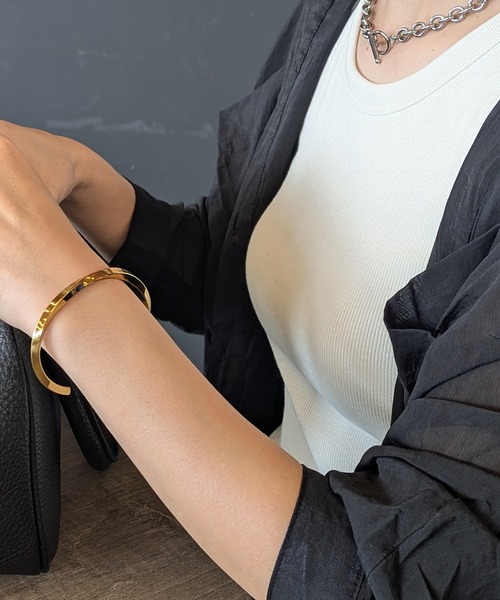 PARKS TOKYO SELECT（パークストウキョウセレクト）の「金属アレルギー対応 サージカルステンレス/316L ツイストメタルバングル｜ブレスレット（バングル/リストバンド・レディース・シルバー/ゴールド・FREE）」の2枚目の写真