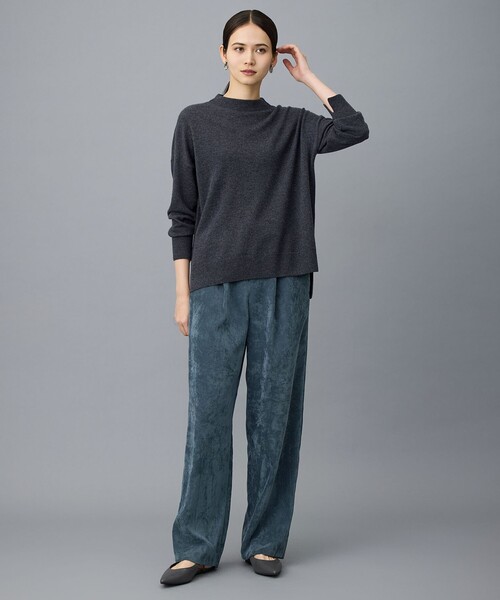 自由区(ジユウク)の「ソフトコーデュロイワイド パンツⅡ(その他パンツ・レディース・ブラック系/アイボリー系/ブルー系・40/38/36)」の14枚目の写真