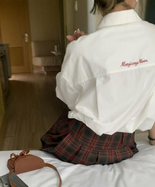 LAC-VERT(ラック・ヴェール)の「バック刺繍オーバーサイズシャツ(シャツ/ブラウス・レディース・ブルー/ホワイト/ピンク・FREE)」の12枚目の写真