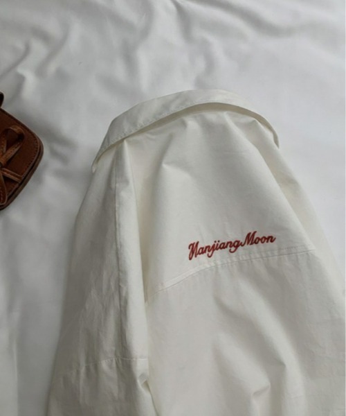 LAC-VERT(ラック・ヴェール)の「バック刺繍オーバーサイズシャツ(シャツ/ブラウス・レディース・ブルー/ホワイト/ピンク・FREE)」の13枚目の写真