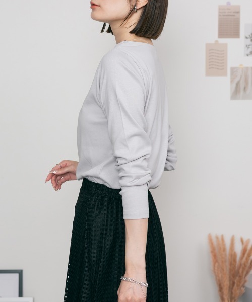 RCD(アールシーディー)の「無地ロングボートネックTシャツ(Tシャツ/カットソー・レディース・ホワイト/ブラック/ネイビー/チャコールグレー/杢グレー/カーキ/グレイッシュベージュ/ブルーグレー/ピンク系その他・LL/3L/4L/M/L)」の19枚目の写真