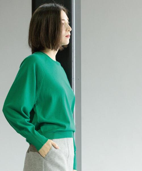 OPAQUE.CLIP（オペークドットクリップ）の「ラグランクルーネックニット/エクストラファインメリノウール【THEシリーズ/洗濯機OK】（ニット/セーター・レディース・ブラック/グレー系4/キャメル/ワインレッド/グリーン系その他5/ブルー系その他・38/40/36/42）」の18枚目の写真