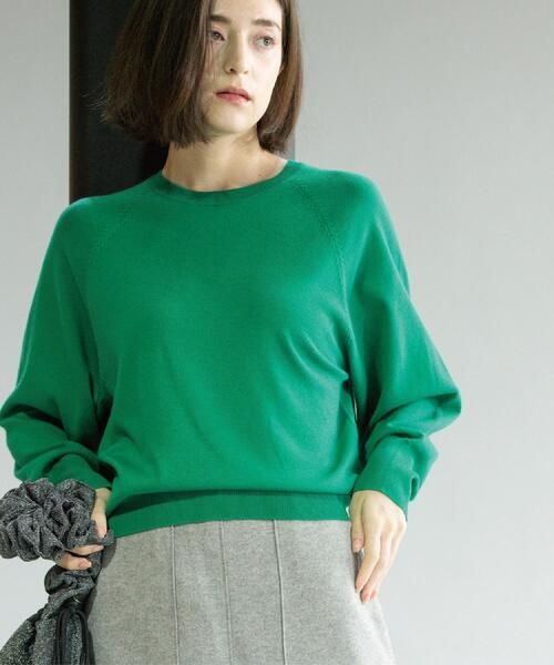 OPAQUE.CLIP（オペークドットクリップ）の「ラグランクルーネックニット/エクストラファインメリノウール【THEシリーズ/洗濯機OK】（ニット/セーター・レディース・ブラック/グレー系4/キャメル/ワインレッド/グリーン系その他5/ブルー系その他・38/40/36/42）」の17枚目の写真