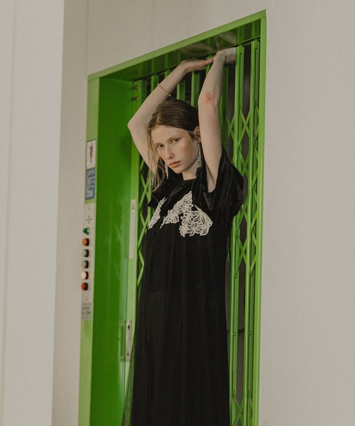 et.UNiVER（エトユニベール）の「Layered velor dress（パンツドレス