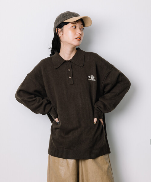 FREAK'S STORE(フリークスストア)の「限定展開 UMBRO × FREAK'S STORE/アンブロ 別注 POLO KNIT/ポロ ニットカーディガン/ポロ襟(ニット/セーター・レディース・オフホワイト/ネイビー/ブラウン・フリ-)」の2枚目の写真