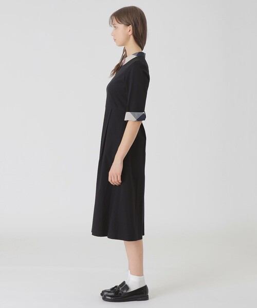 BLUE LABEL CRESTBRIDGE(ブルーレーベルクレストブリッジ)の「ピマコットンプレーティング天竺パーシャルチェックドレス(ワンピース・レディース・ブラック/ダークネイビー・36/40/38)」の10枚目の写真