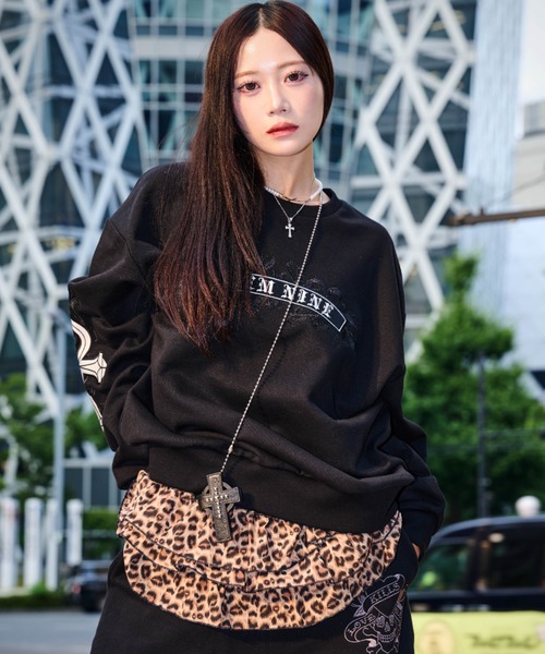 A'GEM/9 × .kom 『A'GEM/9/エージェムナイン』クロスロゴトレーナー A