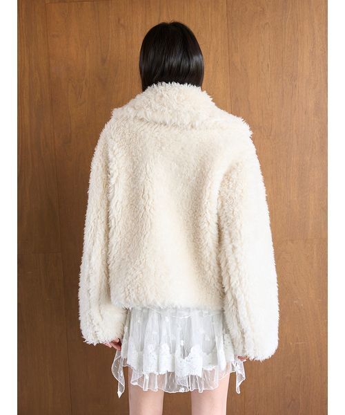 SNIDEL（スナイデル）の「ボアショートコート（ムートンコート・レディース・アイボリー/キャメル・F）」の8枚目の写真