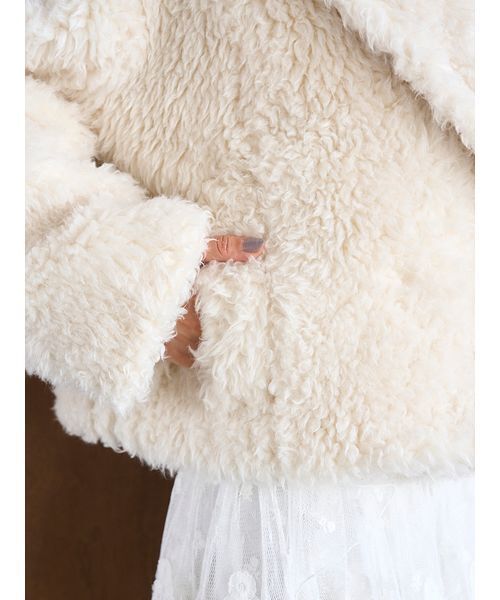 SNIDEL（スナイデル）の「ボアショートコート（ムートンコート・レディース・アイボリー/キャメル・F）」の11枚目の写真